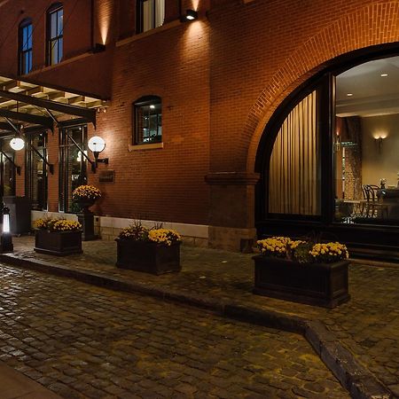The Charmant Hotel La Crosse Exterior photo