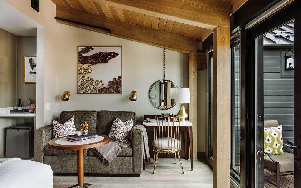 The Charmant Hotel La Crosse Room photo