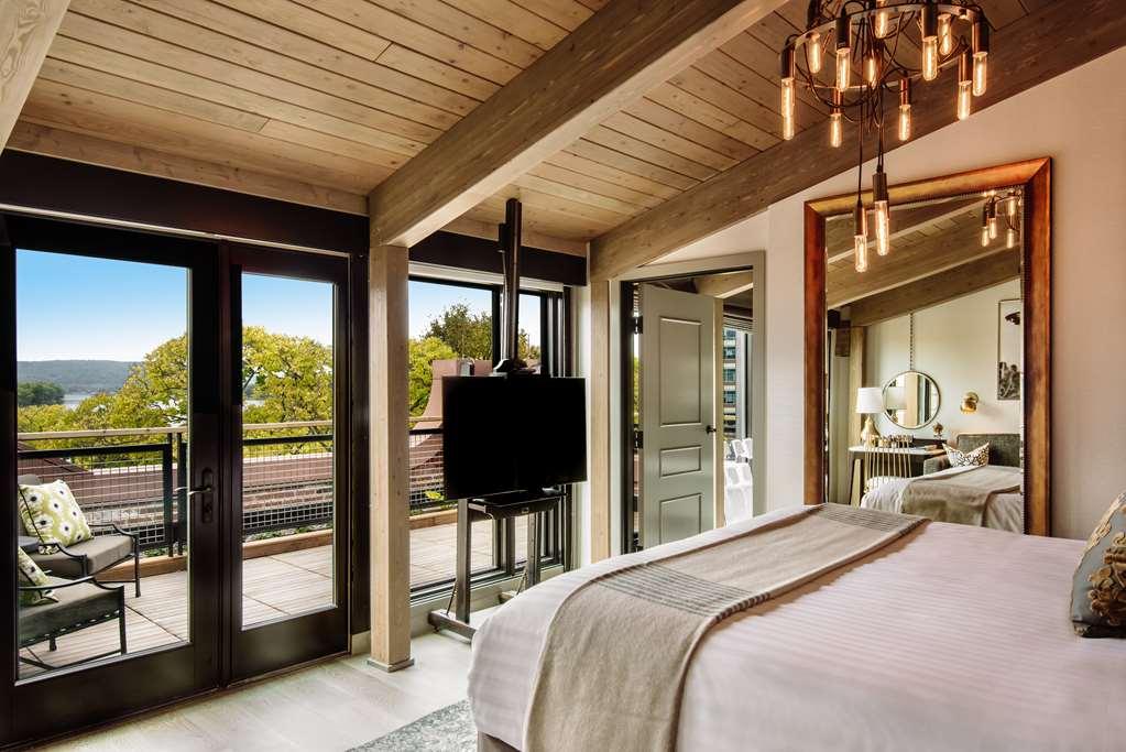 The Charmant Hotel La Crosse Room photo