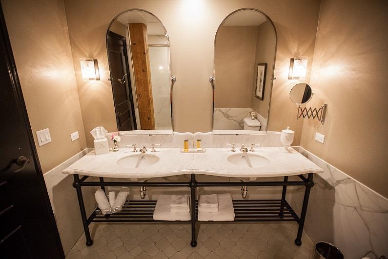 The Charmant Hotel La Crosse Room photo