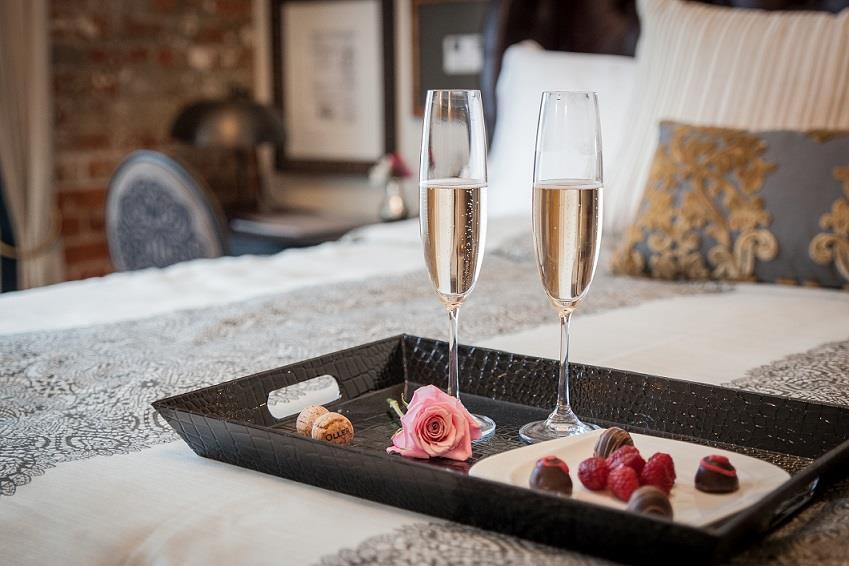 The Charmant Hotel La Crosse Amenities photo