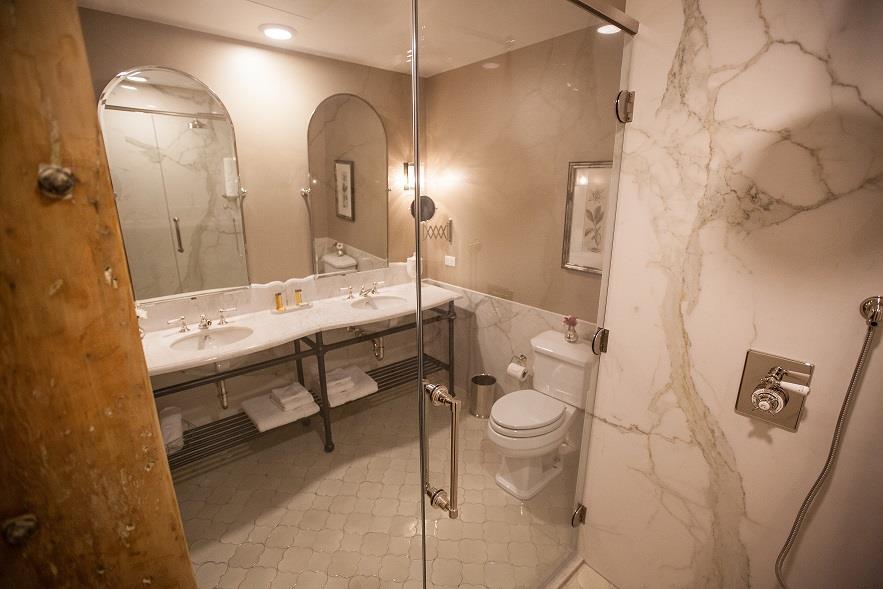 The Charmant Hotel La Crosse Room photo