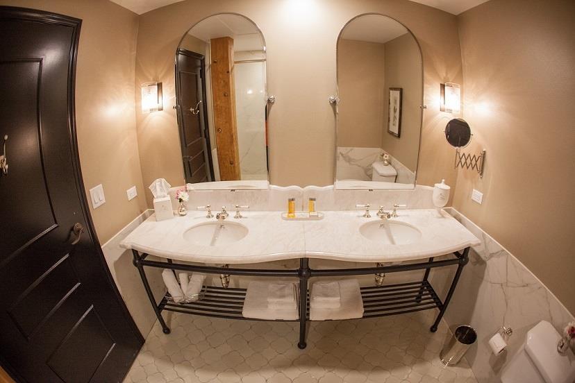 The Charmant Hotel La Crosse Room photo